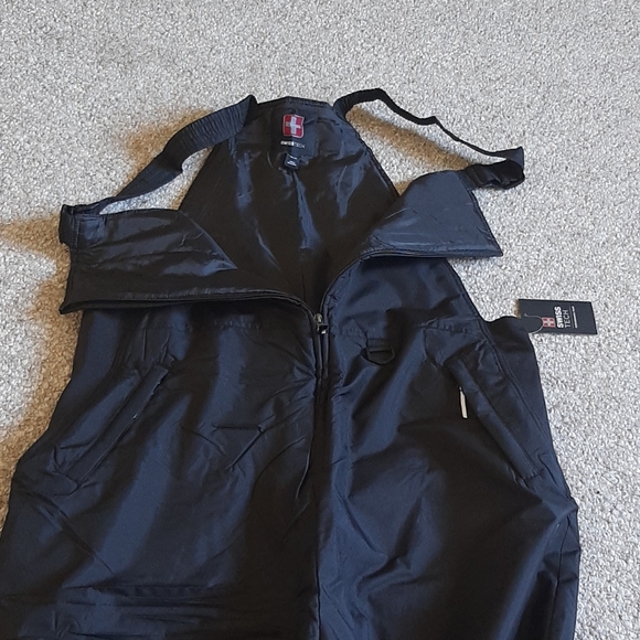 New Swiss Tech Ski/Snowboard Bib. - Picture 11 of 13